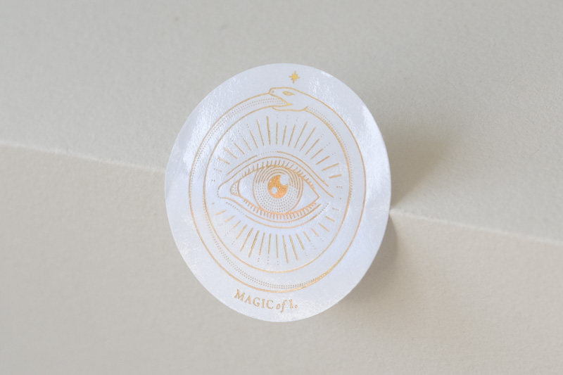 Holographic Gold Foil on Gloss Label | Magic of I